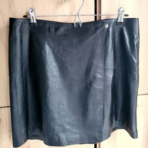 Compagnia Italiana Black Leather Wrap Mini Skirt Size Small
